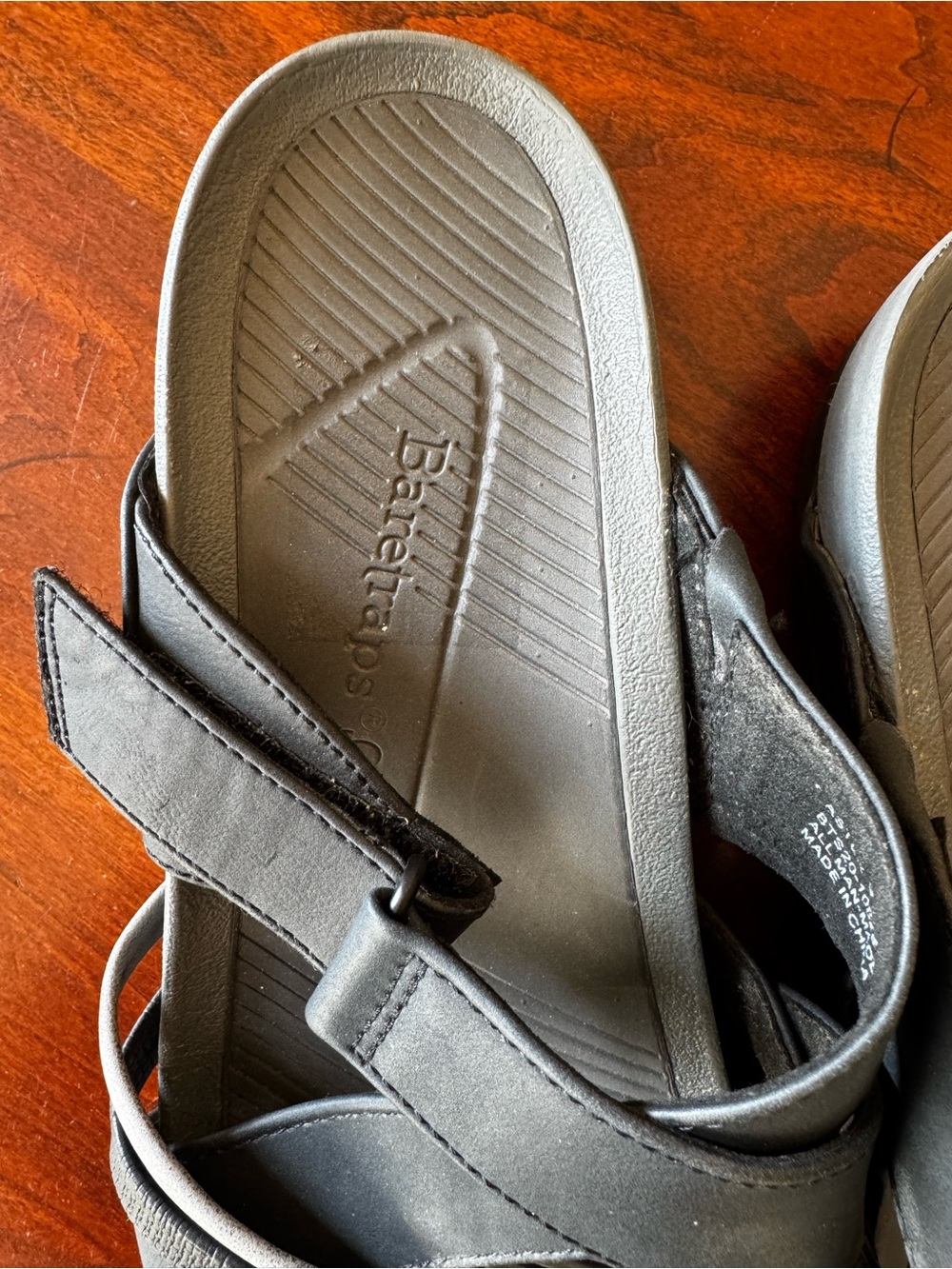 BareTraps Aster Sandals Size 9.5 Excellent Condition black & gray - Picture 3 of 8